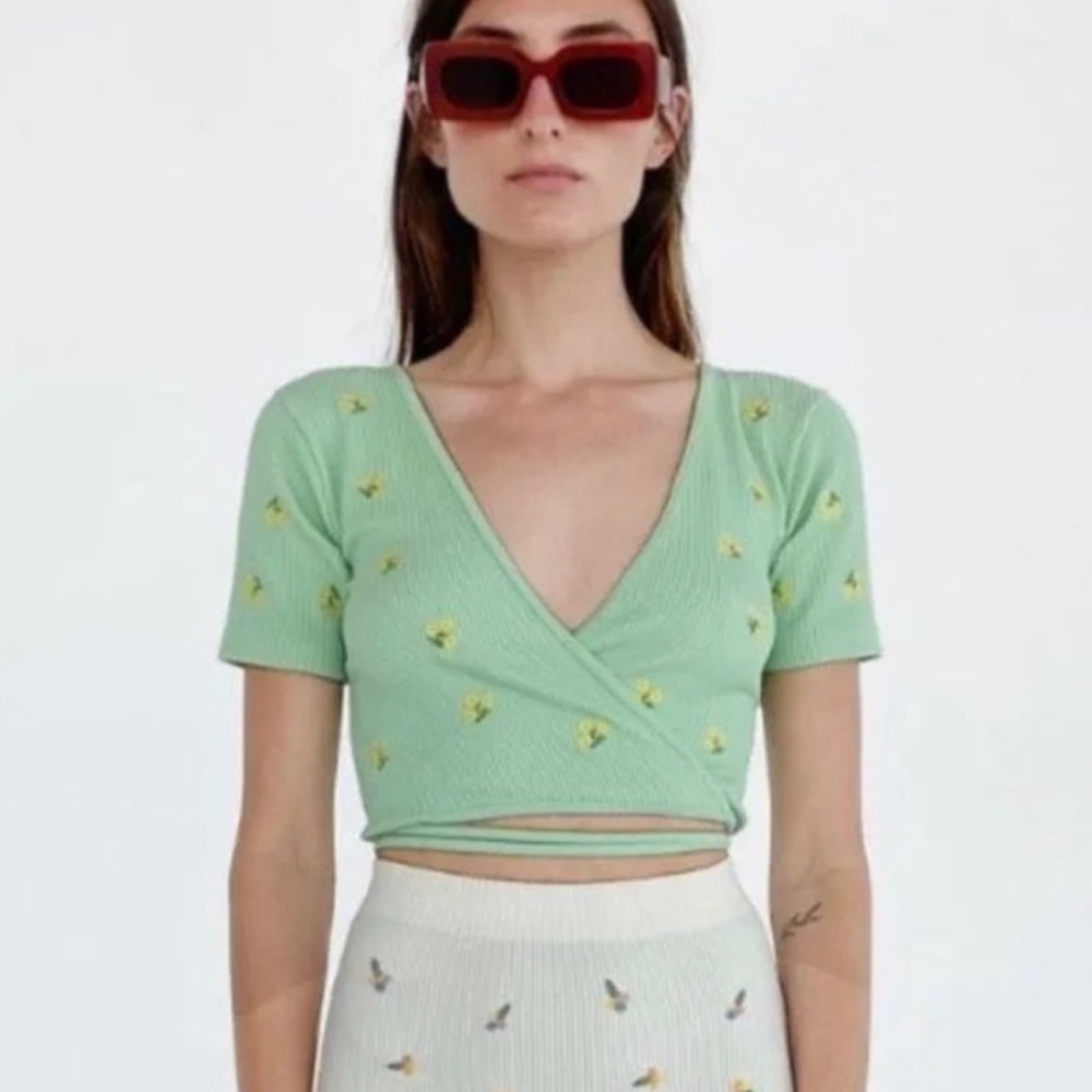 Zara Daisy Wrap Top - size M/L - NWT